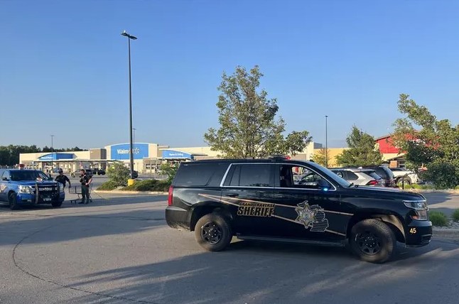 امریکا ، ریاست مشی گن کے والمارٹ میں خون کی ہولی، 11 افراد شدید زخمی