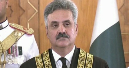چیف جسٹس کی طبعیت ناساز،پولی کلینک میں ڈاکٹروں کی دوڑیں لگ گئیں