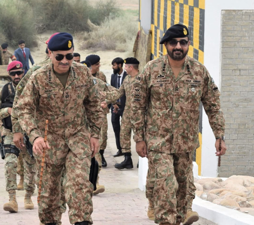 فیلڈ مارشل سید عاصم منیر کا ملتان گیریژن کا دورہ، جدید اٹیک ہیلی کاپٹر پاک فوج میں شامل
