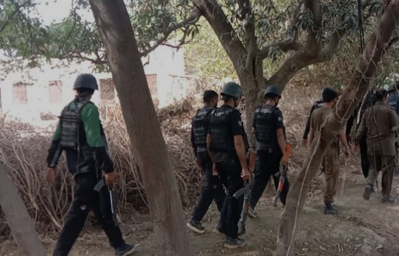 ہنی ٹریپنگ کے ذریعے شہریوں کو اغوا کرا کے کچے میں پہنچانے پر دو ایس ایچ اوز کی انکوائری