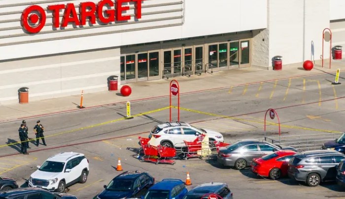 ٹیکساس، آسٹن میں شاپنگ مال کے باہر فائرنگ،3 ہلاک، حملہ آور پکڑا گیا