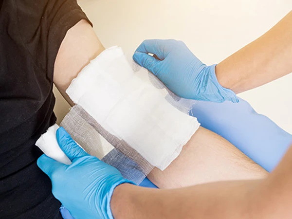 چینی سائنسدانوں کا زخموں کا انقلابی علاج: بایو ایکٹیو پٹی جو خون بہنا روکے