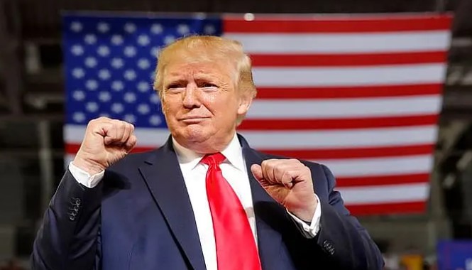 تجارتی جنگ پھر تیز، امریکا نے یکم نومبر سے چین پر 100 فیصد ٹیرف عائد کردیا