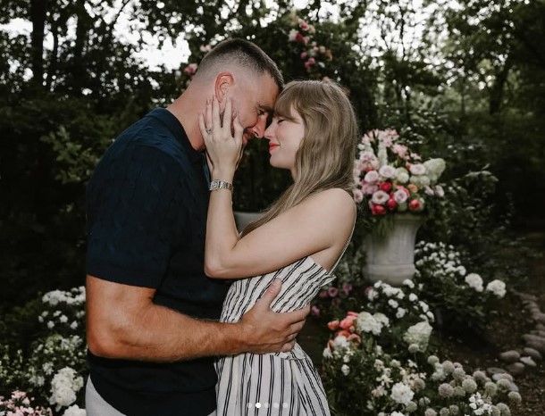 ٹیلر سوئفٹ کی امریکی فٹبالر ٹریوس کیلسی سے منگنی