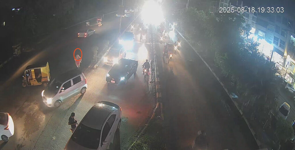 عشق کے چالان، مرچوں کی رسید اور پولیس کی وردی