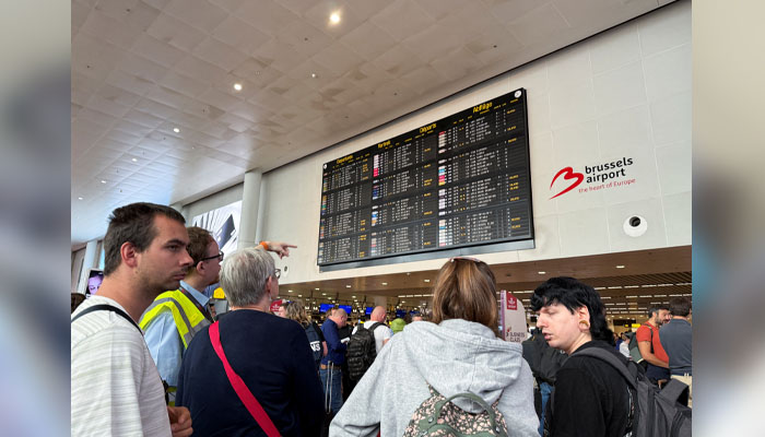 سائبر حملہ، ہیتھروسمیت یورپ کے بڑے ائیرپورٹس جزوی بند، لمبی قطاریں ،مسافر رل گئے