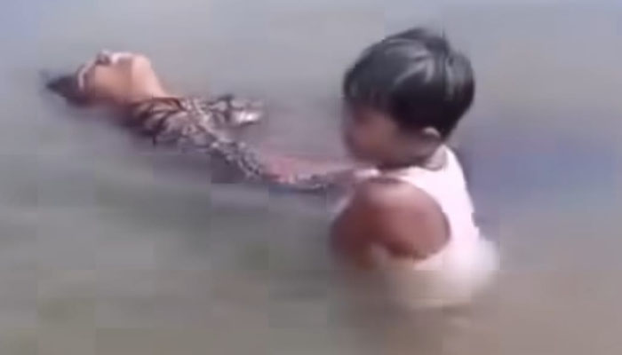 “ڈوبتے لوگ۔۔۔۔ بہری حکومتیں“