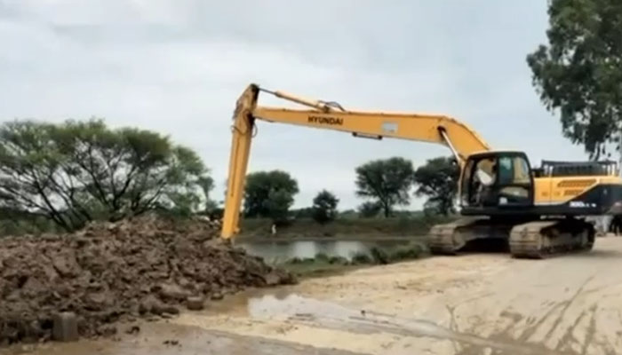 گجرات  سےسیلابی پانی نکلنے لگا، واسا ، سی اینڈ ڈبلیو  کی ٹیمیں شب وروز مصروف کار، وزیر اعلی کا خراج تحسین