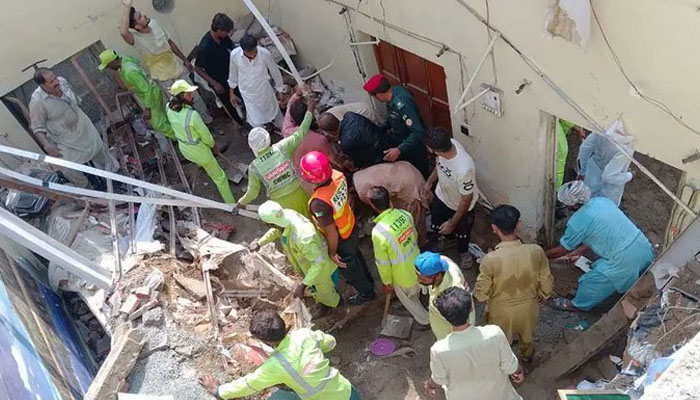 حافظ آباد میں ٹیوشن سنٹر کی چھت گرگئی،ماں بیٹا سمیت 7 جاں بحق، وزیراعلی مریم نوازنے رپورٹ طلب کرلی