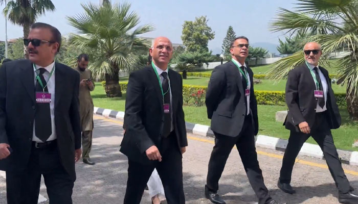 بطور جج فرائض سے روکنے پر جسٹس طارق جہانگیری  سمیت 5 ججز سپریم کورٹ  پہنچ گئے