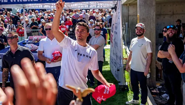 صدر ڈونلڈ ٹرمپ کے قریبی ساتھی کو  یوٹاہ یونیورسٹی میں قتل کردیا گیا