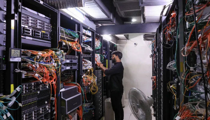 پاکستانی شہریوں کی فائر وال اور فون ٹیپنگ کے ذریعے جاسوسی کی جارہی ہے، ایمنسٹی انٹرنیشنل