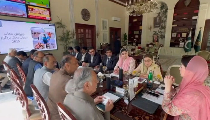 پنجاب میں سیلاب متاثرین بحالی آپریشن فوری شروع،دل کھول کر مدد کرنی ہے،کوئی ریلیف سے محروم نہ رہے، مریم نواز،