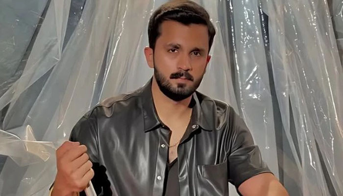 یوٹیوبر رجب بٹ بڑی مشکل میں گرفتار، انٹرپول بھی پیچھے