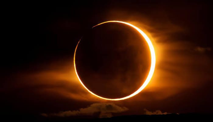 2025 کا آخری سورج گرہن، کہاں نظر آئے گا؟ کون سے شہری دیکھ سکیں گے؟