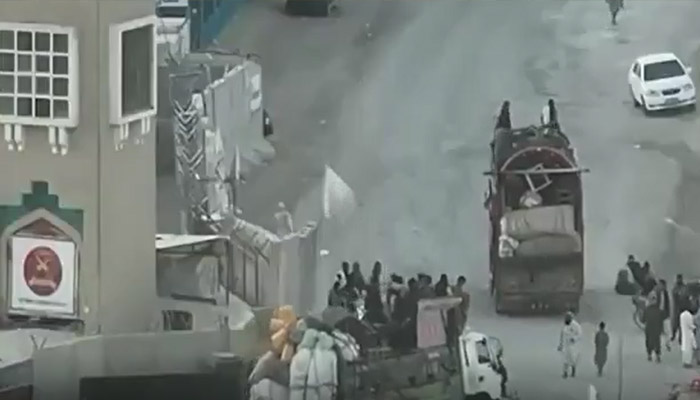 پاکستان سے افغان مہاجرین کا با عزت اور محفوظ انخلاء جاری