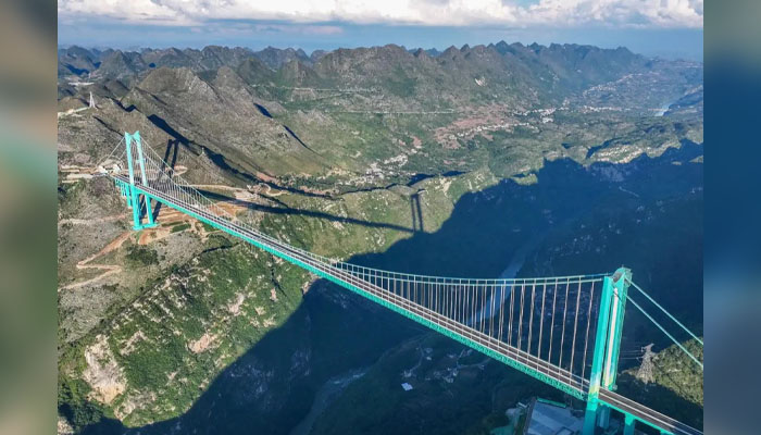 انجنئیرنگ کا شاہکار دنیا کا طویل ترین پل ٹریفک کیلئے کھول دیا گیا