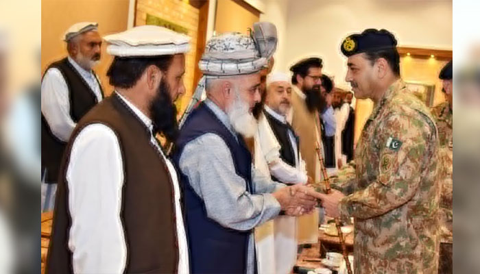 ہمسایوں سے امن چاہتے ہیں، افغانستان سے دہشت گردی برداشت نہیں کرینگے، چیف آف آرمی اسٹاف فیلڈ مارشل سید عاصم منیر