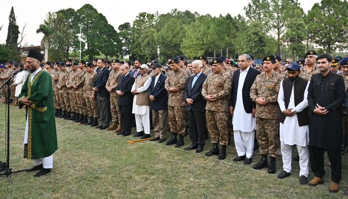 اورکزئی آپریشن میں شہید ہونے والے فوجی افسران کی نماز جنازہ راولپنڈی میں ادا ،وزیراعظم ،فیلڈمارشل کی شرکت