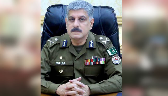 والدین اپنے بچوں کو آن لائن جوئے سمیت تمام فراڈ ایپلی کیشنز سے دور رکھیں،سی سی پی او  لاہور