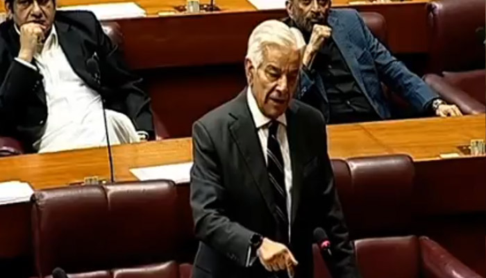 افغانستان کیلئے پیغام ہے کہ اب دہشت گردوں کیلئے کوئی رعایت نہیں،وفاقی وزیر دفاع خواجہ آصف