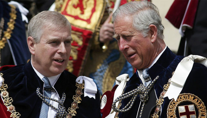 شاہ چارلس سوم نے اپنے بھائی شہزادہ اینڈریو سے سارے شاہی خطابات چھین لئے، شاہی رہائش گاہ خالی کرنیکا حکم