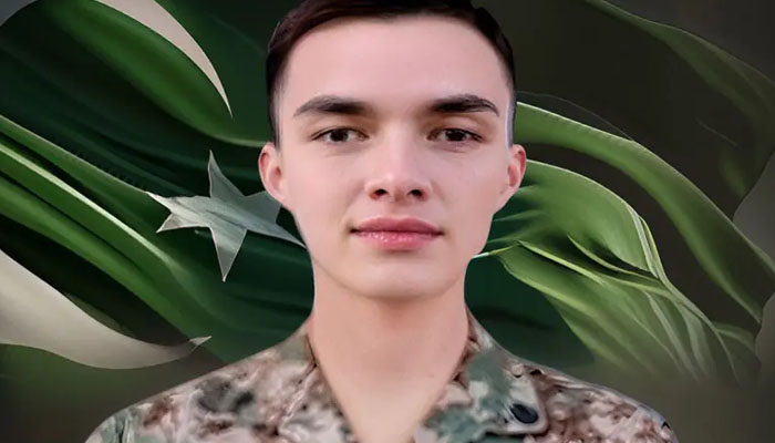 ڈیرہ اسماعیل خان میں خفیہ اطلاع پر آپریشن فتنہ الخوارج کے 7 دہشت گرد ہلاک، میجر سبطین حیدر شہید