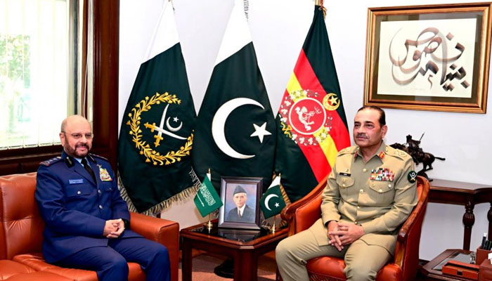 سعودی چیف آف جنرل اسٹاف جنرل فیاض بن حمیدالرویلی کی فیلڈ مارشل عاصم منیر سے ملاقات،