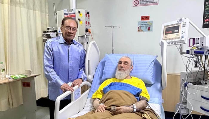 انجنئیر گلبدین حکمت یارملائیشیا کے ہسپتال میں زیر علاج،وزیر اعظم انور ابراہیم نے عیادت کی