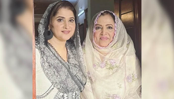 برسوں بعد ماں بیٹی کی ملاقات، دیکھنے والوں کی آنکھیں نم،لگتا ہے 22 سال کی ہوگئی ہوں،نشو