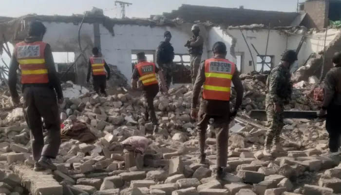 باجوڑ میں سیکیورٹی چیک پوسٹ پر دہشت گردوں کا حملہ، 12 دہشتگرد ہلاک، 11 اہلکار شہید