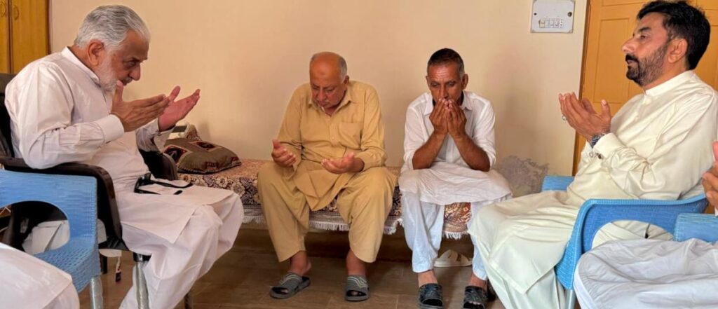 ایم این اے سردار غلام عباس خان کا ڈھڈیال کا تعزیتی دورہ