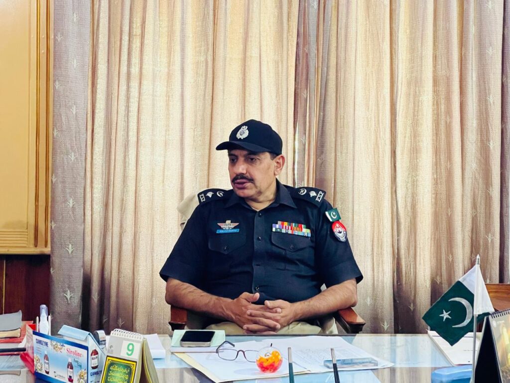انچارج ٹریفک دیر بالا بلال عنایت نے واڑی بازار کا دورہ کیا