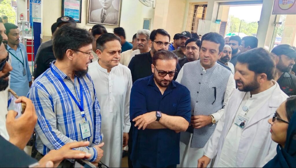 وزیر صحت پنجاب خواجہ عمران نذیرنے ٹی ایچ کیو ہسپتال کا دورہ کیا