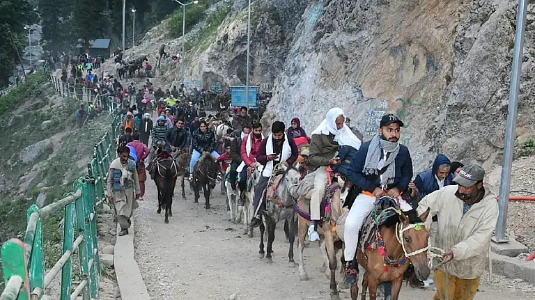 امرناتھ یاترا کے دونوں راستے 19 جولائی سے عارضی طور پر بند