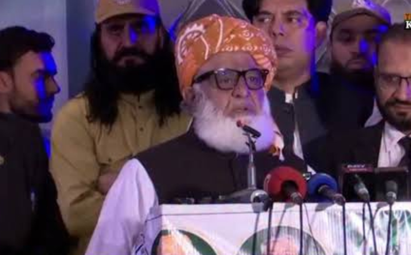 ڈیزل پرمٹ، پلازے اور 80 ہزار کی لسی؛ مولانا فضل الرحمان نے تمام الزامات کی دھجیاں اڑا دیں