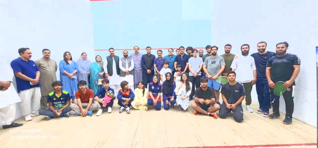آزادی کپ سکواش ٹورنامنٹ میں شاہزیب کا شاندار کھیل، چیمپئن شپ اپنے نام کرلی
