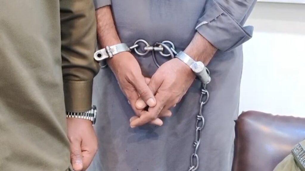 اٹھارہ سالہ نوجوان سے بداخلاقی، نازیبا ویڈیوبناکربلیک میلنگ،ایک ملزم گرفتار،دوسرافرار
