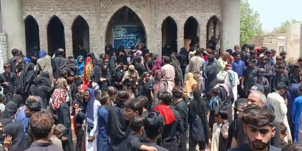 کربلا مولا کی یاد میں چپ تعزیہ (اونٹوں والا قافلہ) کا جلوس