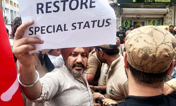 5 اگست کو مقبوضہ کشمیر میں احتجاج، اپوزیشن پارٹیوں نے کال دیدی