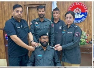 ترقی پانے والے پولیس افسر کے اعزاز میں تقریب