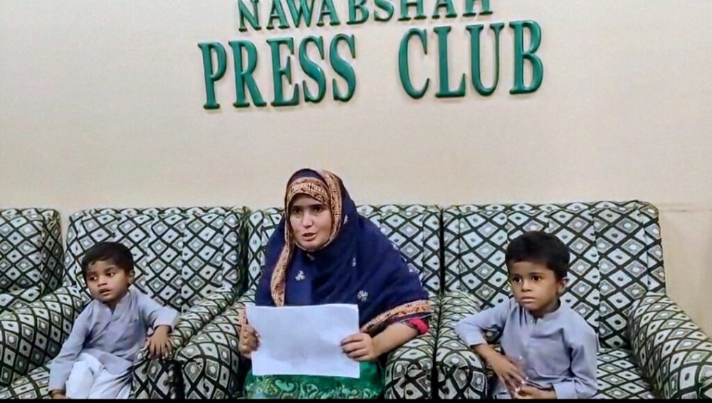 سکرنڈ: خاتون کا بھائیوں پر جائیداد پر مبینہ قبضے اور جھوٹے مقدمات کا الزام، اعلیٰ حکام سے انصاف کا مطالبہ