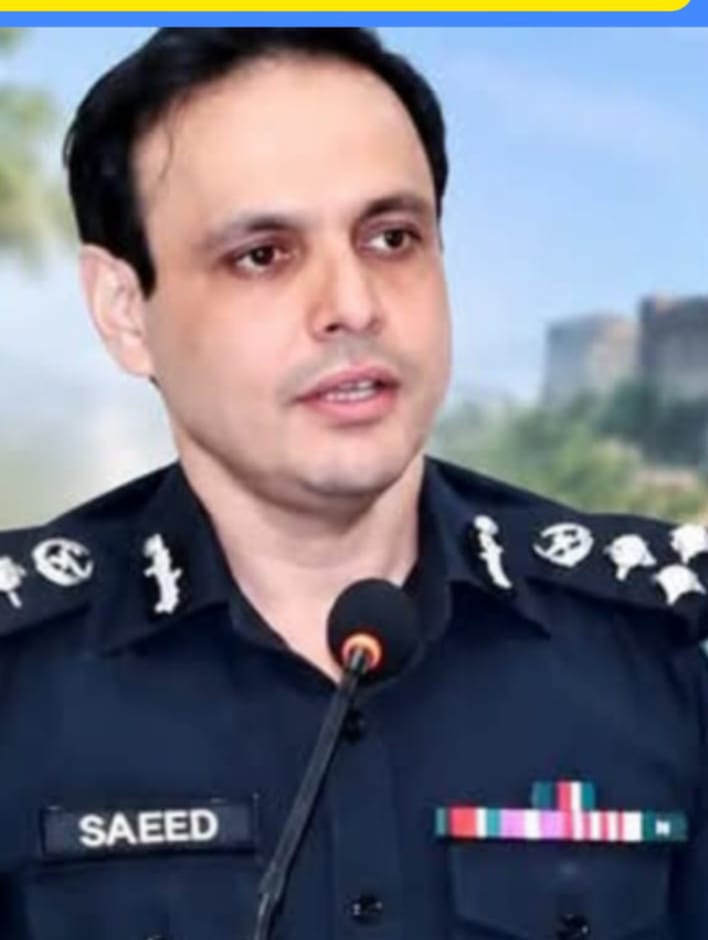 جرم کے سامنے دیوار بننے والے افسر کے ساتھ کھڑے ہو جائیے