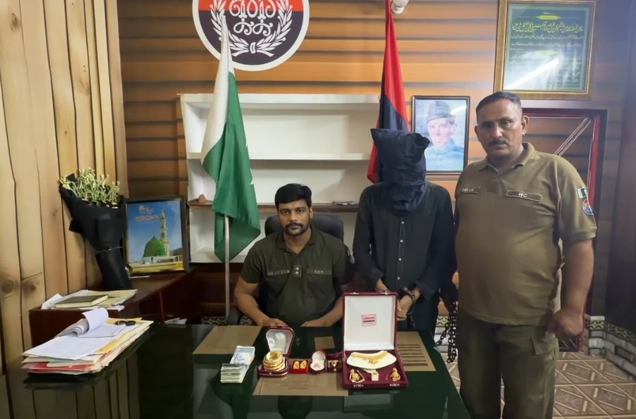 سیالکوٹ: پولیس نے بزرگ شہری کے گھر 70 لاکھ کی چوری کا سراغ لگا لیا، ملزم گرفتار