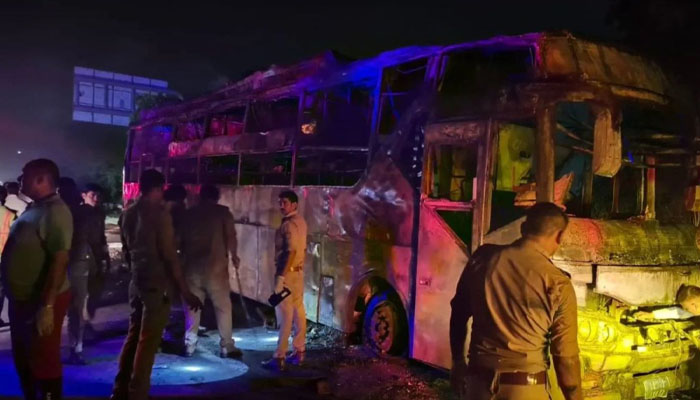 نئی دہلی، بس ڈرائیور کے شوق نے گاڑی جلا دی، 9 مسافر زندہ جل گئے