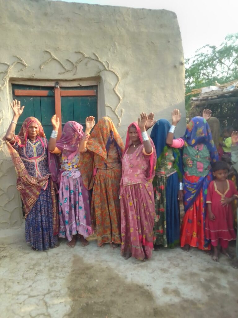 سامارو: فارم جمع کروانے کے باوجود خواتین سولر سسٹم سے محروم، سندھ حکومت سے نوٹس کا مطالبہ