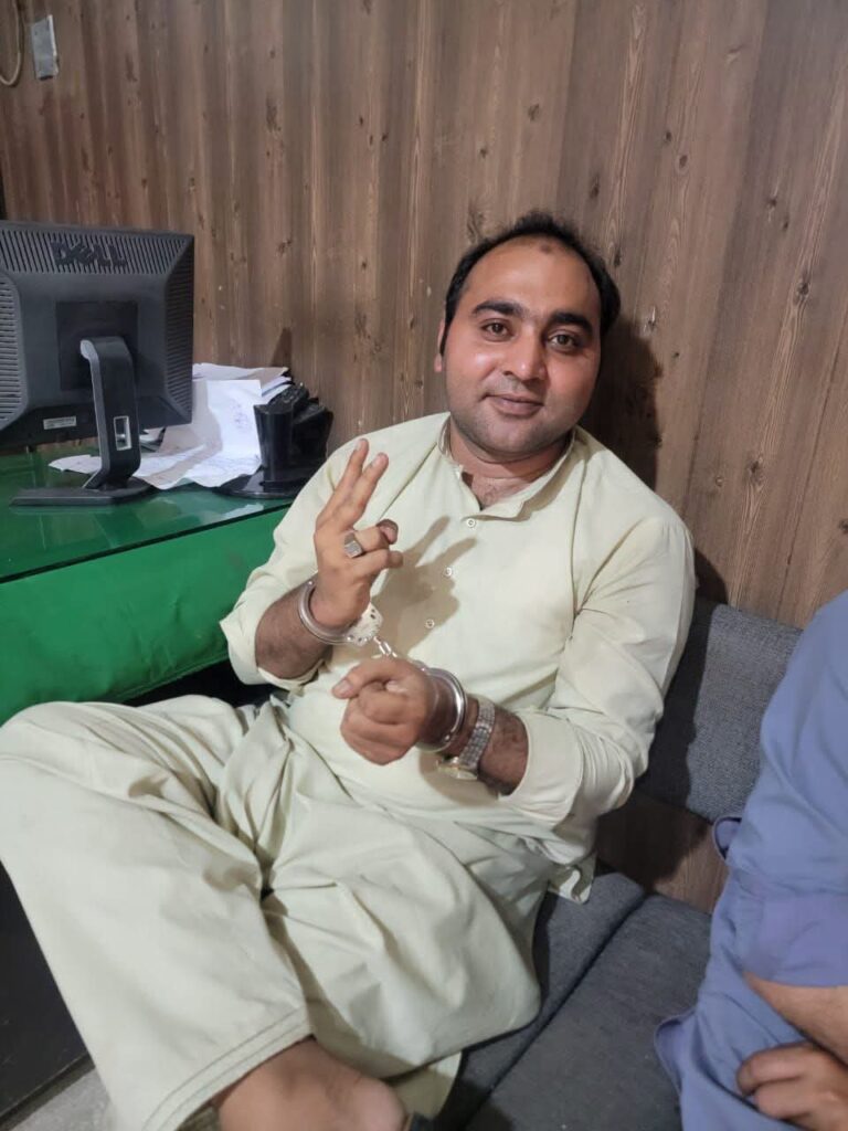 الہ آباد: ریڑھی بان پر مبینہ تشدد کی ویڈیو وائرل کرنے والا صحافی گرفتار، صحافی برادری کی شدید مذمت