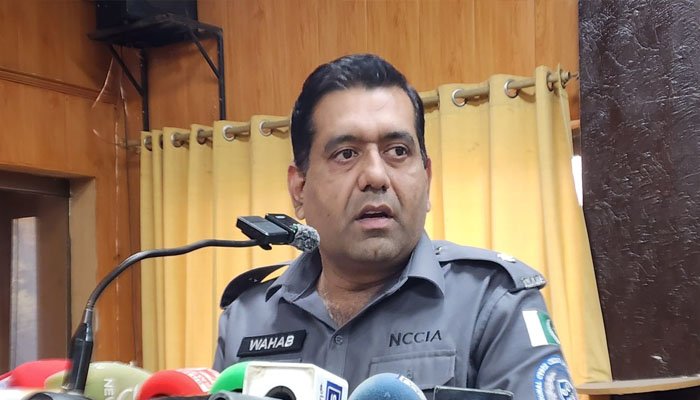 این سی سی آئی اے کا بڑا ایکشن! فیس بک پر اپنے ہی والد کی توہین اور تضحیک کرنے والا نوجوان گرفتار،